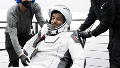 رائد الفضاء الاماراتي Copy