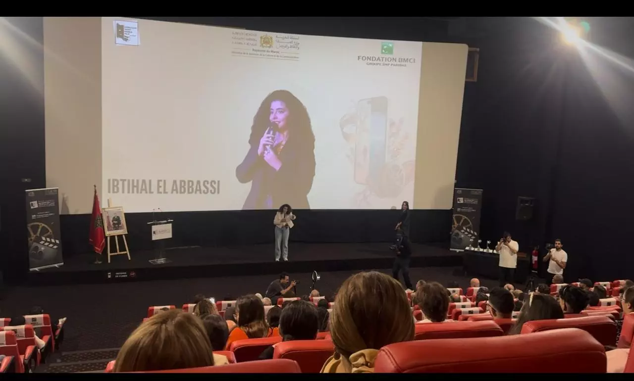 الفائزين