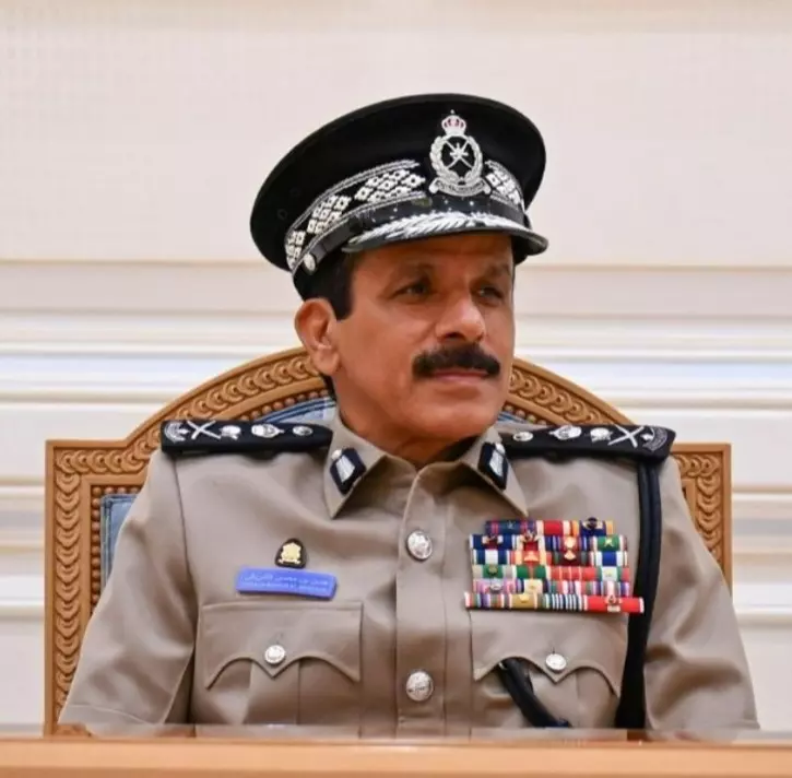 اللجنة