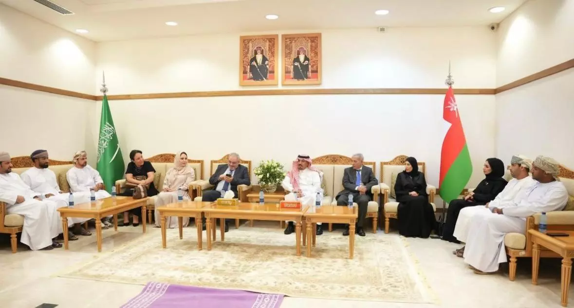 السفير