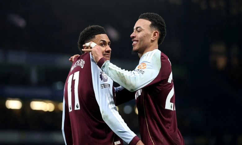 أولي واتكينز لاعب أستون فيلا