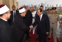 أحمد الطيب يسلم على السيسي