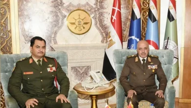 وزير الدفاع المصري وصدام حفتر