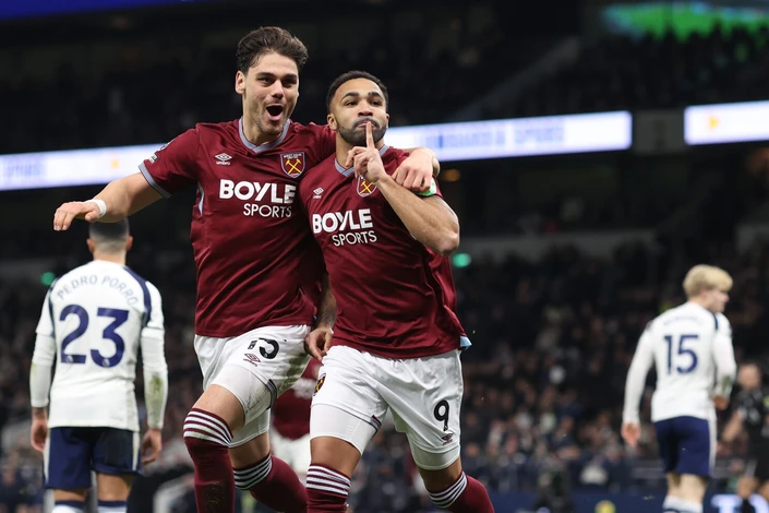 احتفال هدف وست هام أمام توتنام