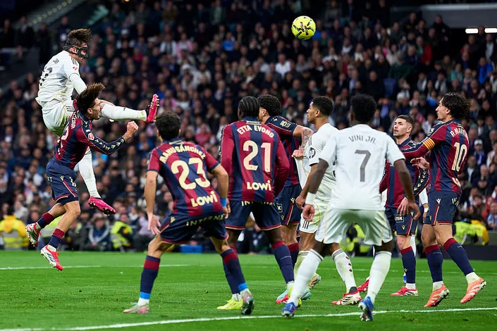 هدف أسينسيو في ليفانتي