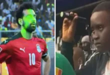 مشجع السنغال يوجه ليزر على محمد صلاح