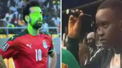 مشجع السنغال يوجه ليزر على محمد صلاح