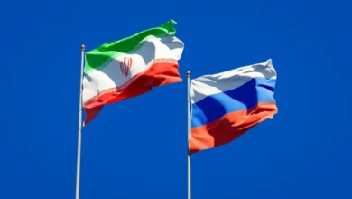 علم روسيا وعلم إيران