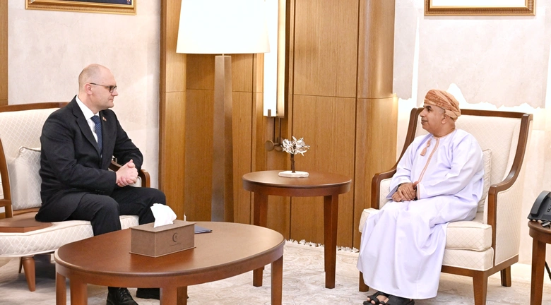 وزير الصحة يستقبل السفير البيلاروسي