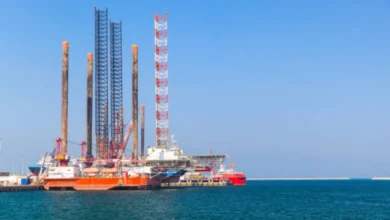 سفن بحرية للتنقيب عن النفط