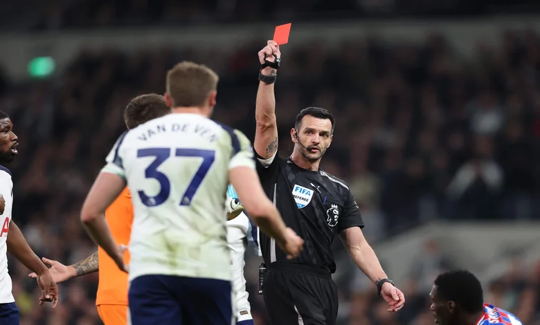 طرد لاعب توتنهام فان دي فين