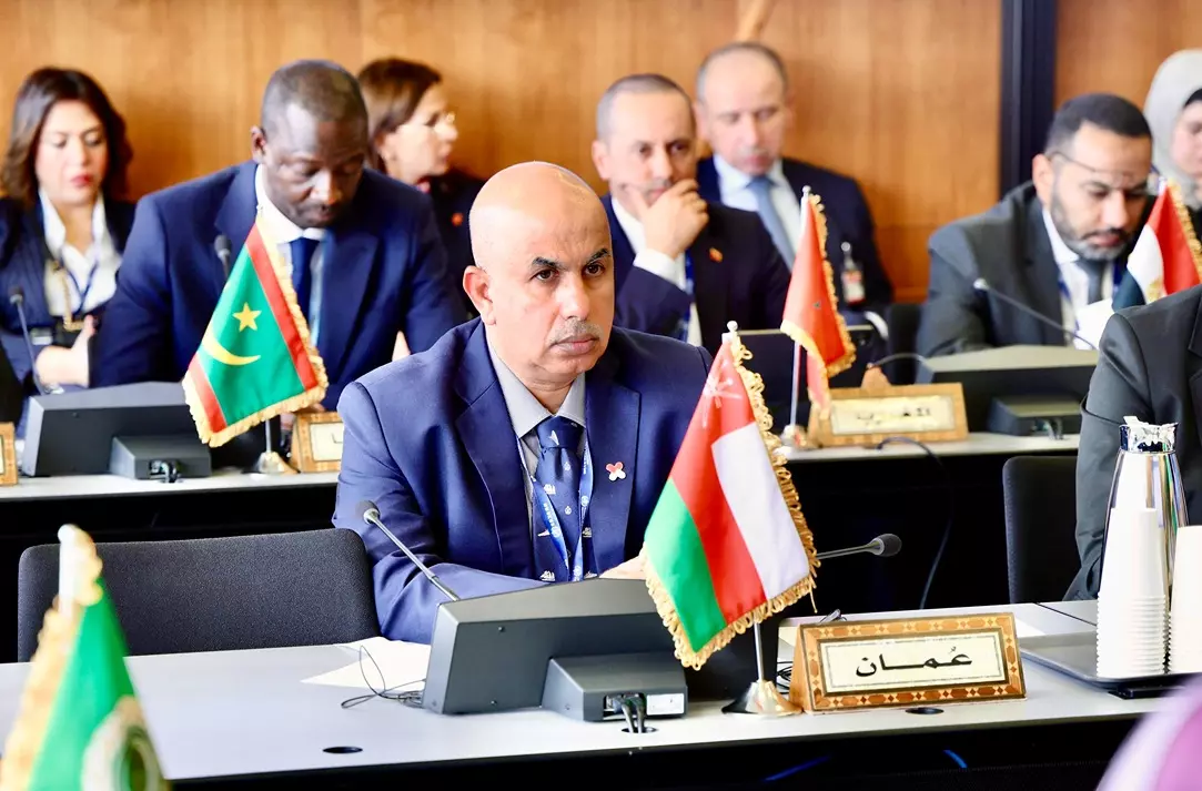 العالم